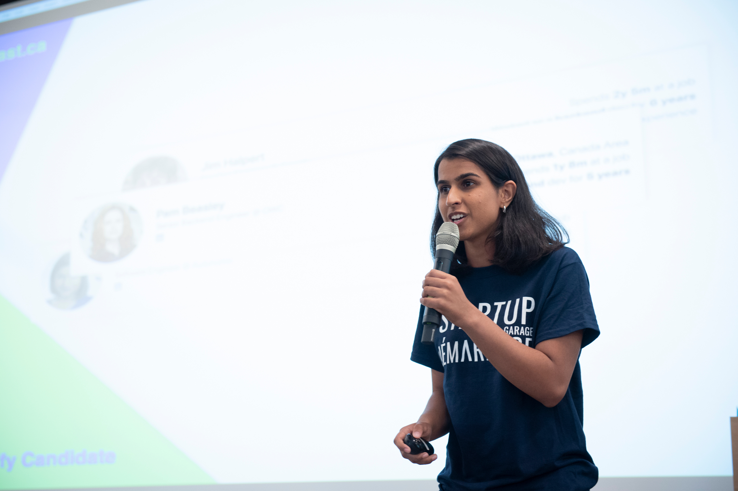 Alina Jahani speaking at a live conference