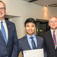 BCom student Jia Li receives Futures Fund Scholarship at the Canada’s Outstanding CEO of the Year Gala in Toronto