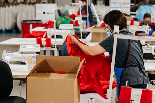 Canada Goose se met à la production de vêtements pour les travailleurs de la santé de première ligne