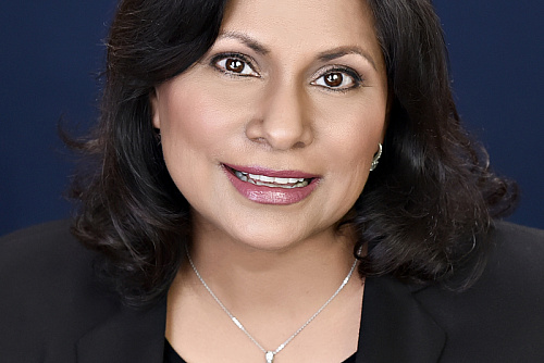 Dr. Mamta Gautam Offers Free Online Support to All Canadian Physicians