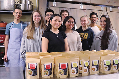 Telfer Students Help Under-served Communities with Produce and Meal Kits during COVID-19