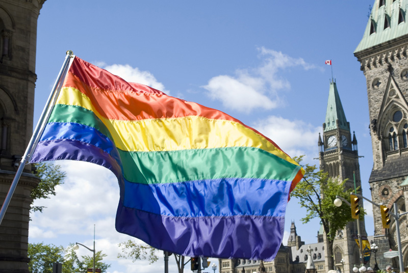 Drapeau de la Fierté dans la capitale à Ottawa