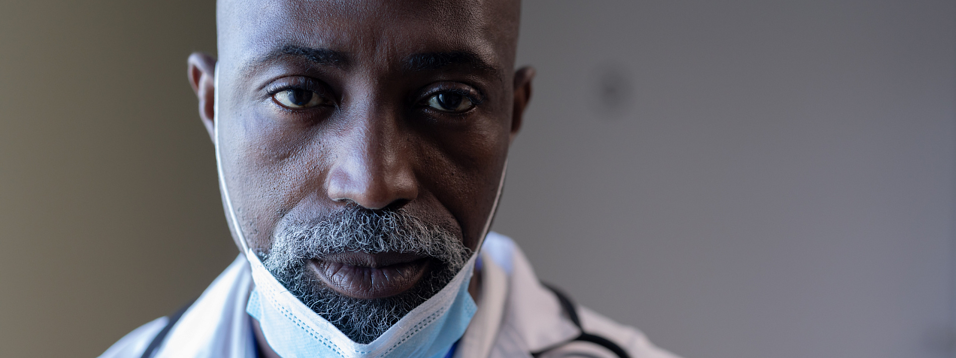 portrait-of-worried-african-american-male-doctor