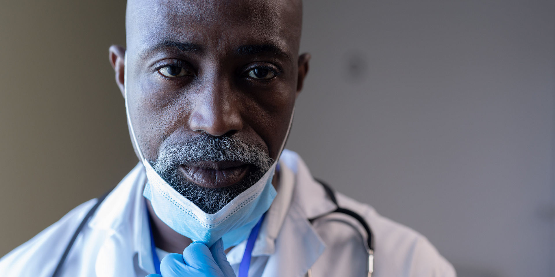 portrait-of-worried-african-american-male-doctor